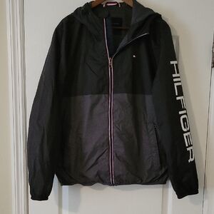 Tommy Hilfiger Men’s Black Gray Windbreaker Jacket Hooded Water Resistant